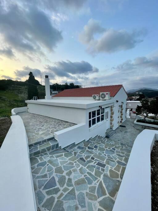 Villa Eftychia Serene Getaway With Hot Tub In A Quiet Location キサモス エクステリア 写真