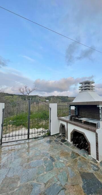 Villa Eftychia Serene Getaway With Hot Tub In A Quiet Location キサモス エクステリア 写真