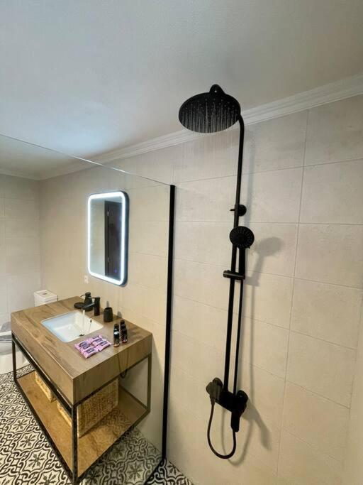 Villa Eftychia Serene Getaway With Hot Tub In A Quiet Location キサモス エクステリア 写真