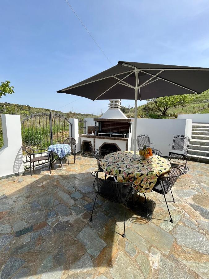 Villa Eftychia Serene Getaway With Hot Tub In A Quiet Location キサモス エクステリア 写真